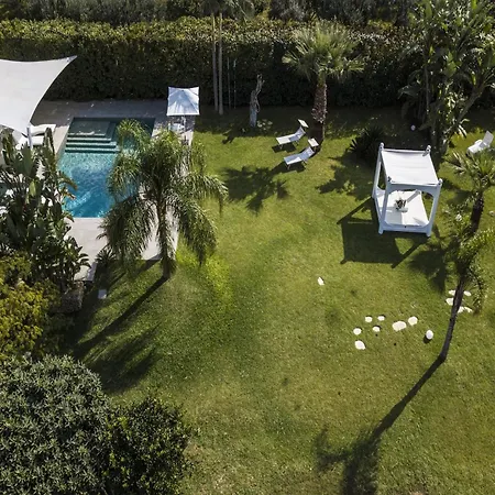 In With Pool Near Magaggiari Vakantiehuis *
